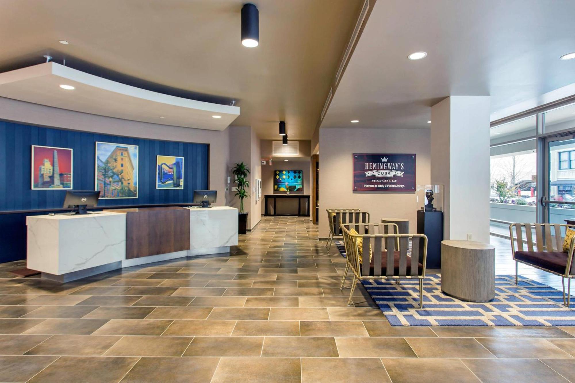 Cambria Hotel Downtown Asheville Exterior photo